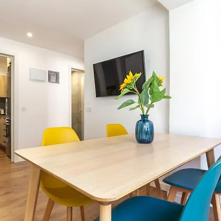 아파트 Picasso Cornella *